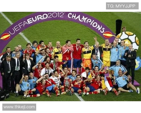 足球球星的传奇之路与辉煌成就探秘，如何影响全球足球文化与年轻一代